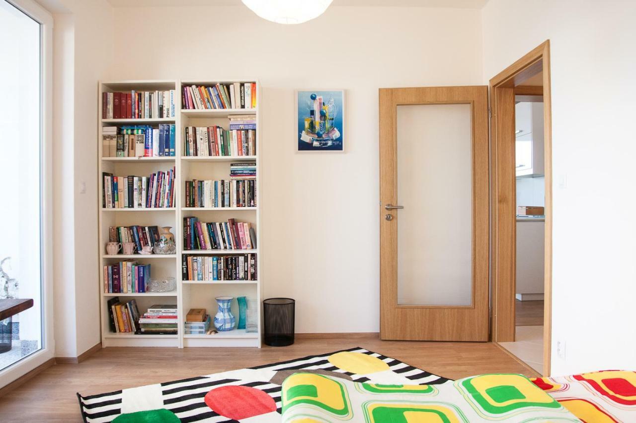 Prostorny 3 Pokojovy Apartman S Dvema Terasami Prága Kültér fotó