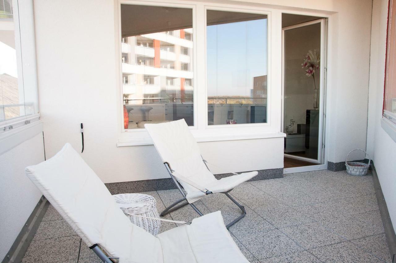 Prostorny 3 Pokojovy Apartman S Dvema Terasami Prága Kültér fotó